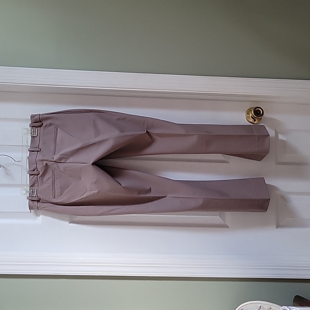 GAP Cropped Flare Pants 👖 😍 - Picture 3 of 9
